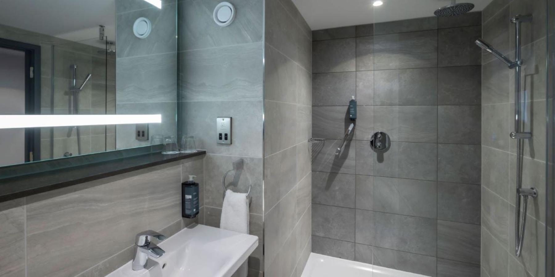 Maldron Hotel Manchester Cathedral Quarter ซัลฟอร์ด ภายนอก รูปภาพ